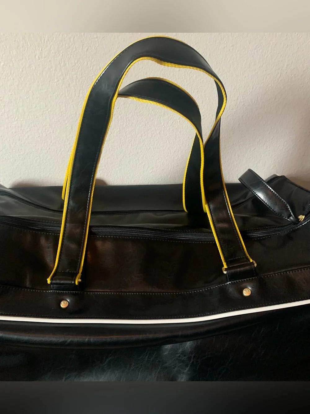 Adidas Originals Premium Weekender Bag Black & Yellow KE2330.  NWT